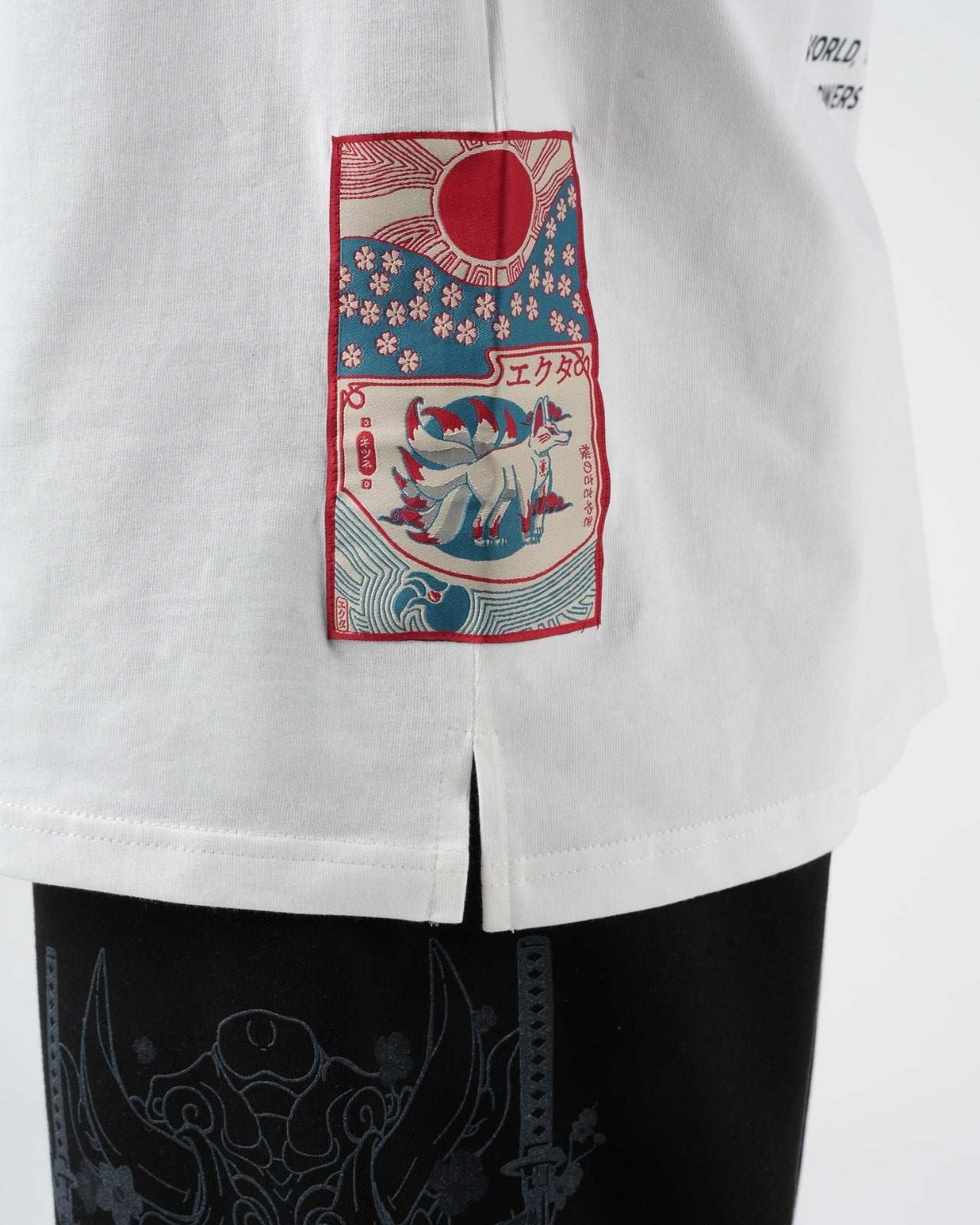 EW-02 | BUSHIDO BLOOM OVERSIZED SLEEVELESS T-SHIRT