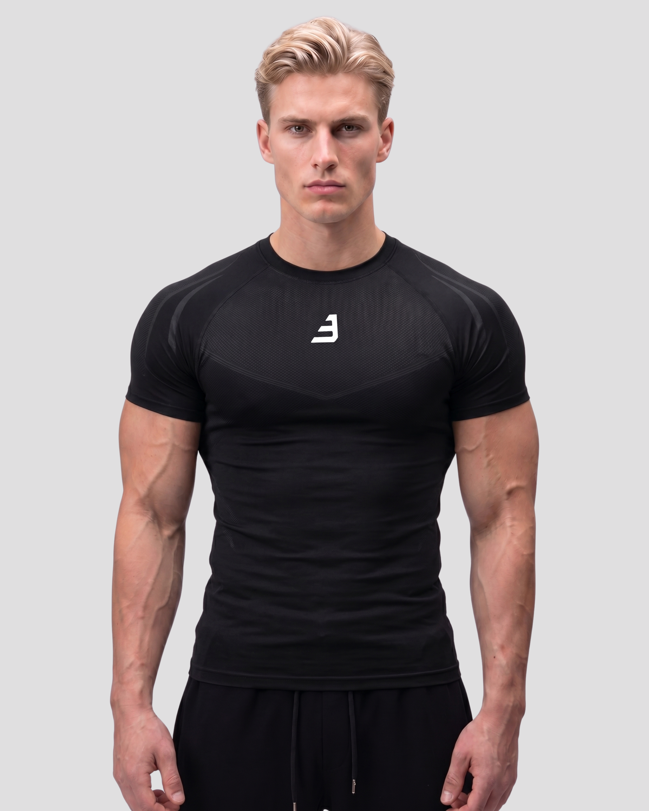 EW-CARBON | JET BLACK SEAMLESS T-SHIRT
