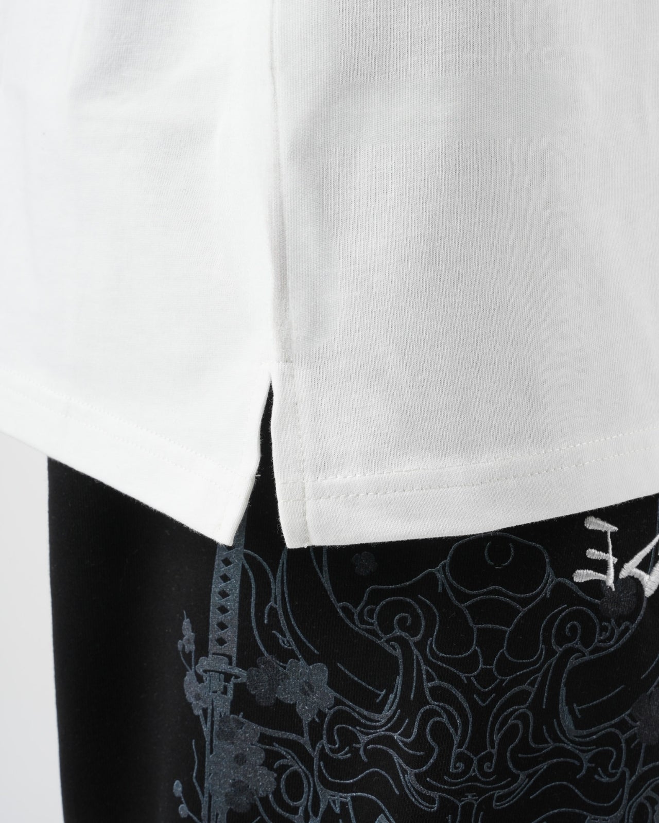 EW-02 | BUSHIDO BLOOM OVERSIZED SLEEVELESS T-SHIRT