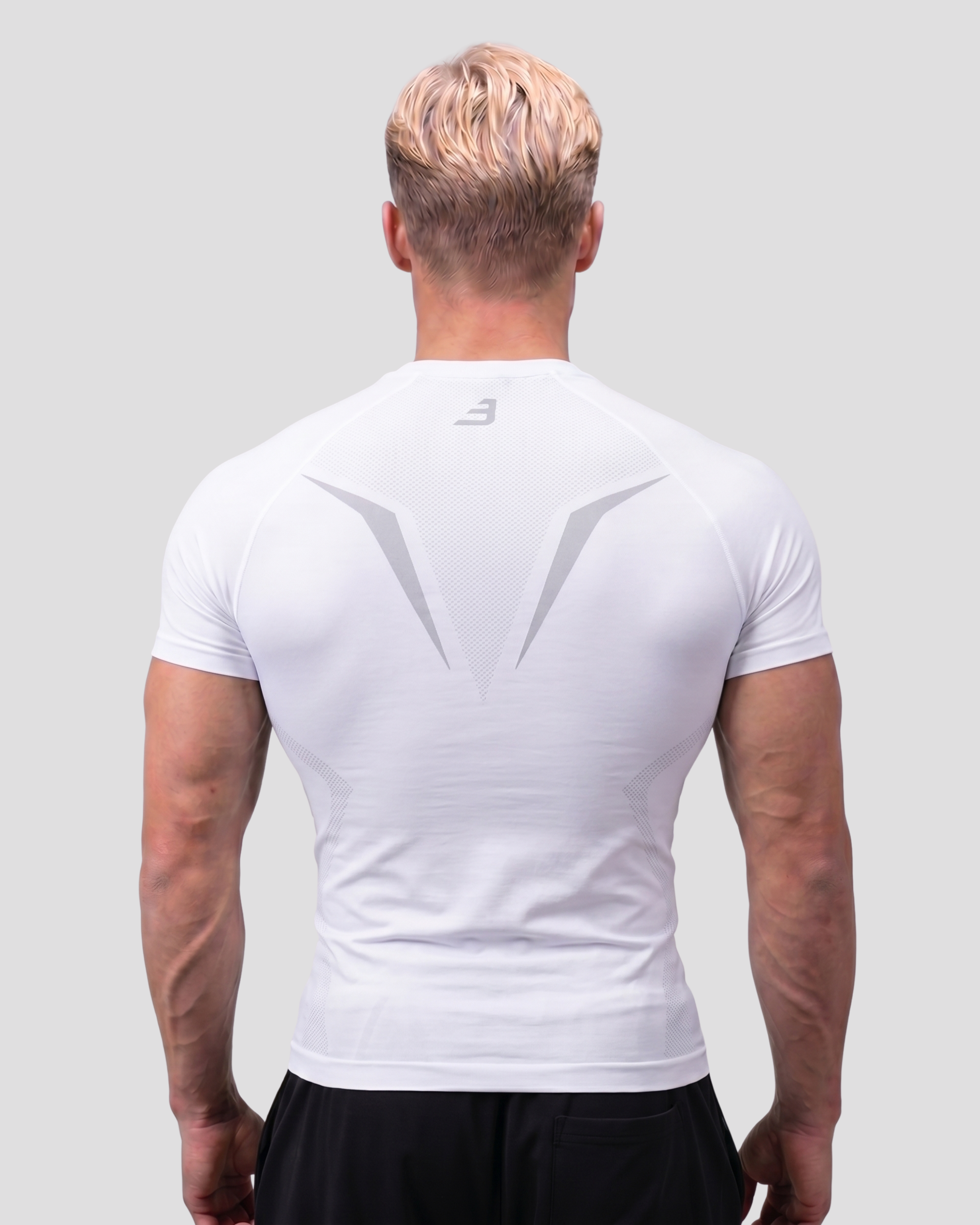 EW-CARBON | COLD GREY SEAMLESS T-SHIRT
