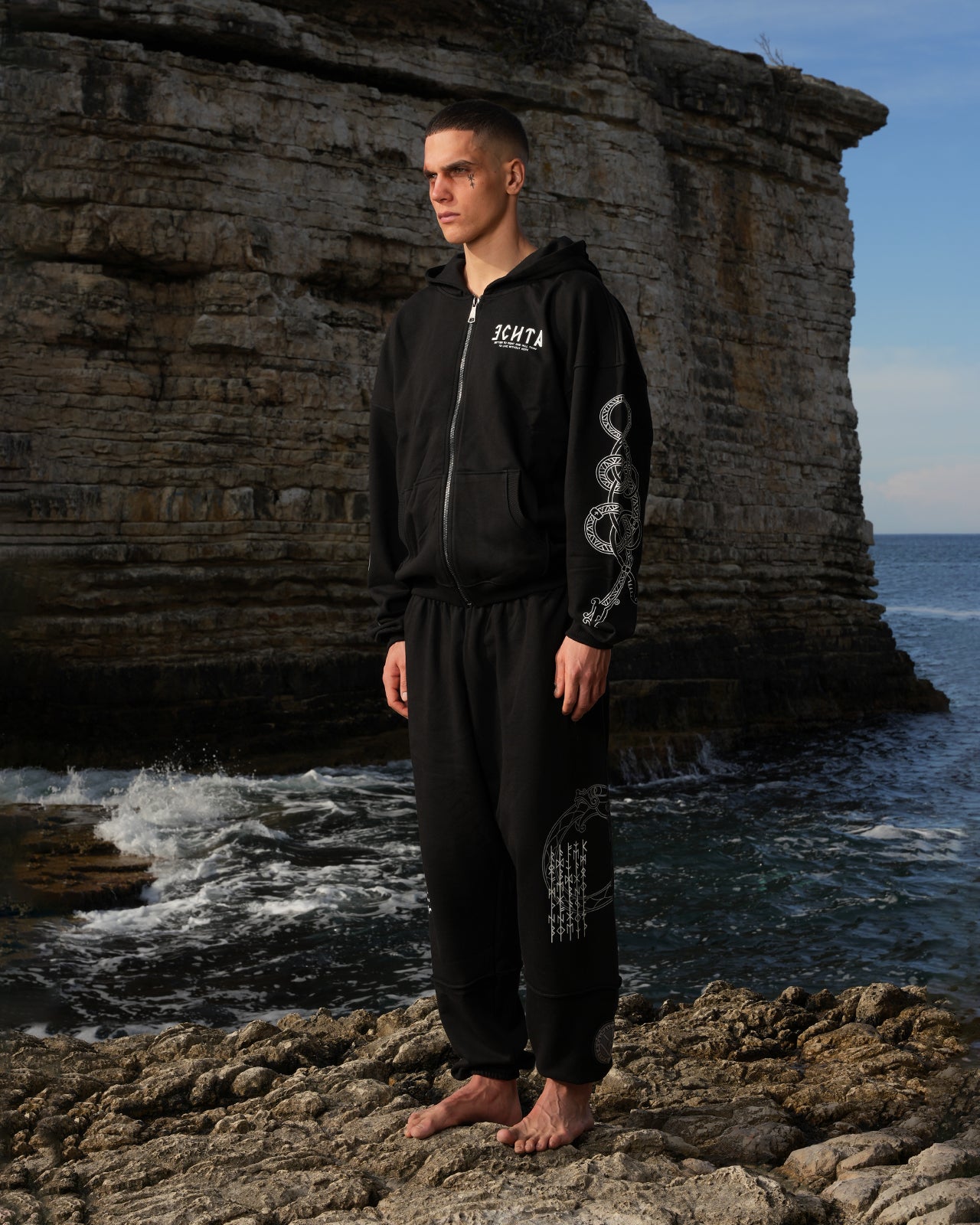 EW-04 | RAGNAR'S ZIP HOODIE