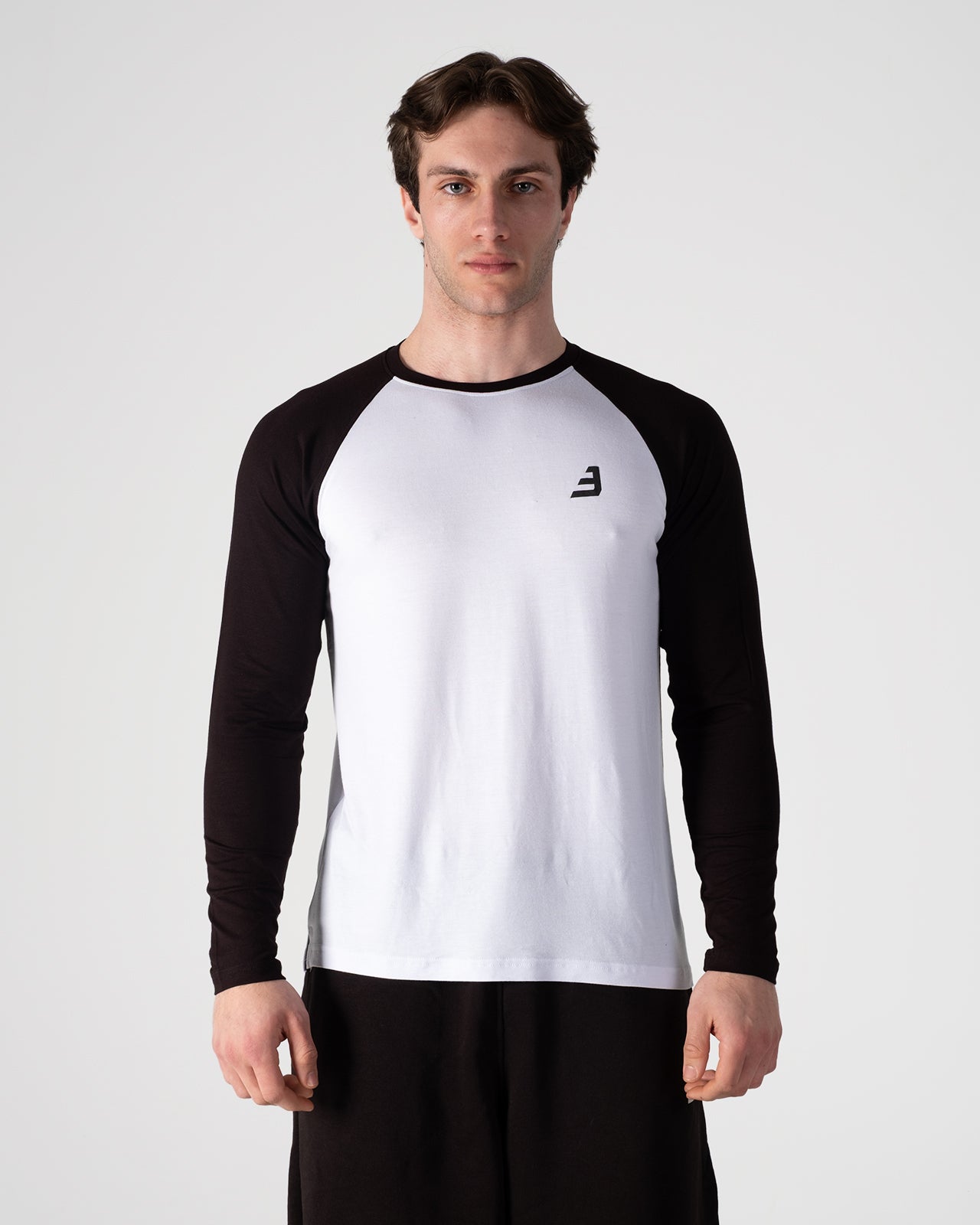 LONG SLEEVE RAGLAN T-SHIRT