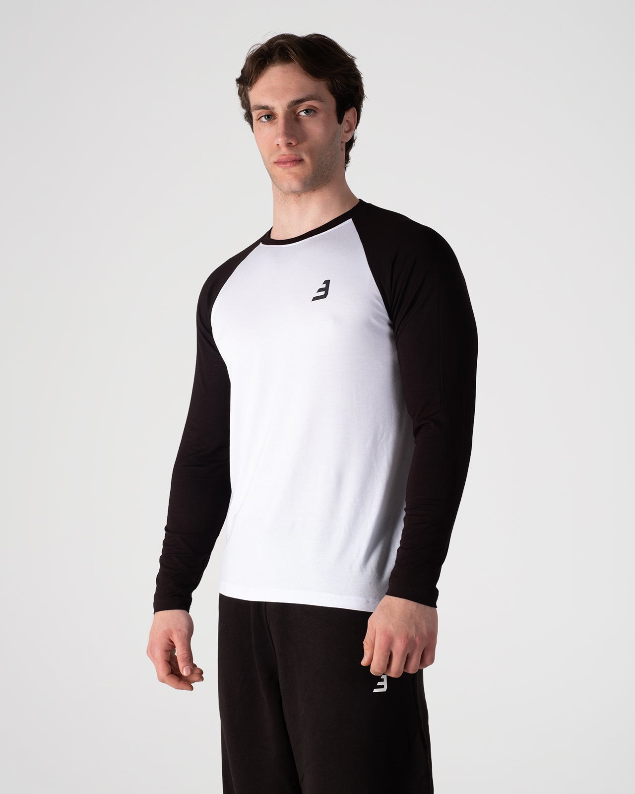 LONG SLEEVE RAGLAN T-SHIRT