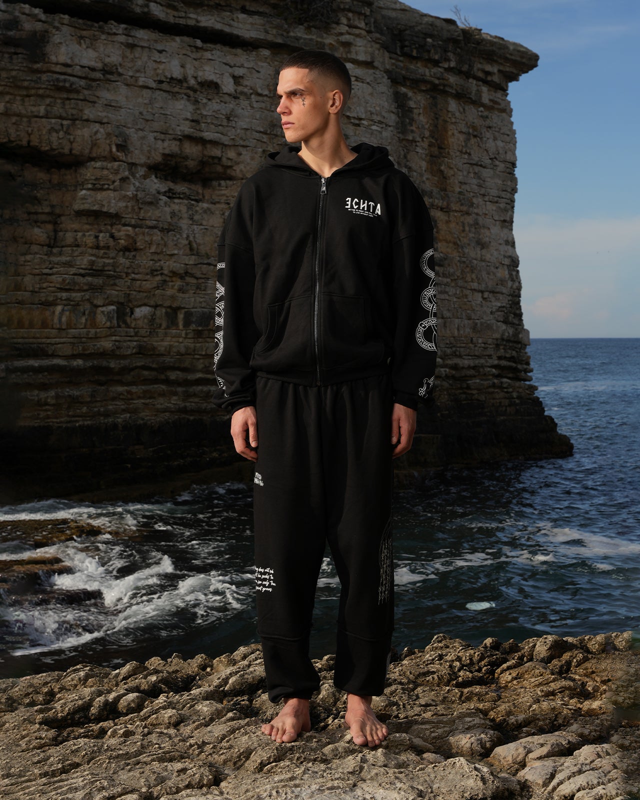 EW-04 | RAGNAR'S ZIP HOODIE