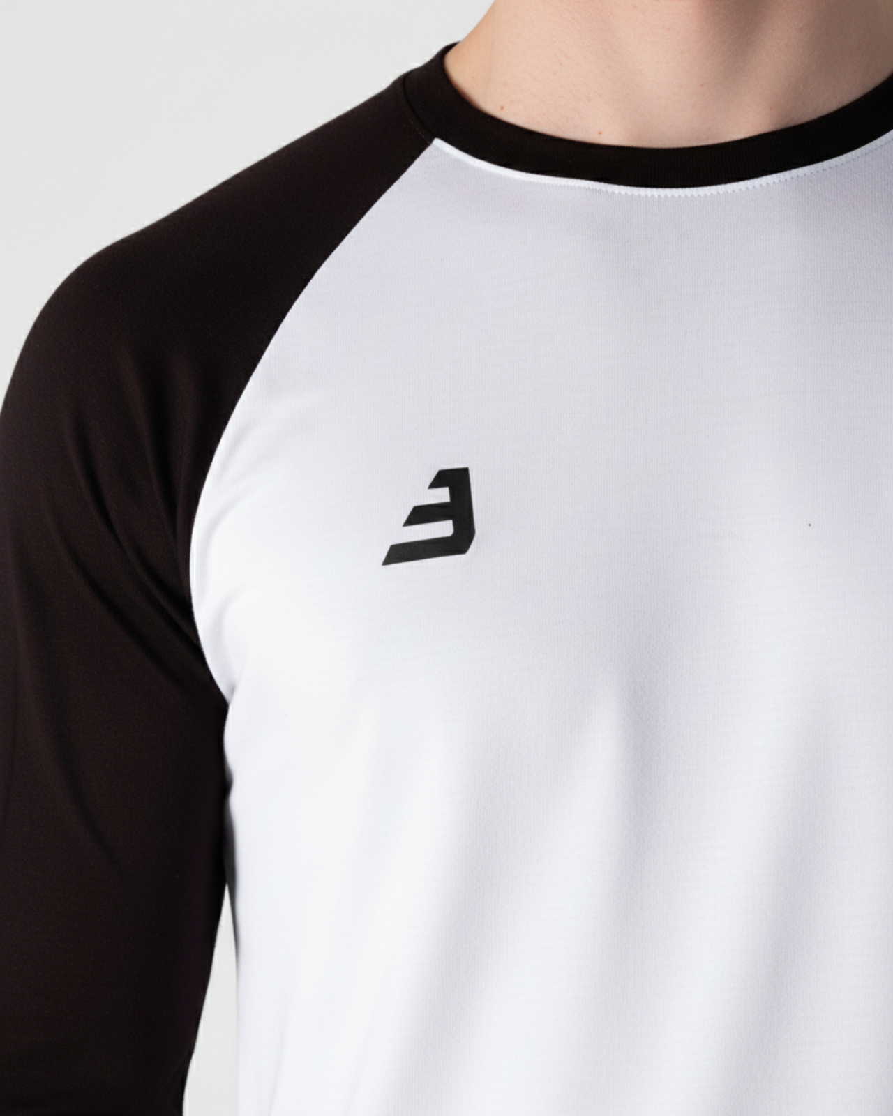 LONG SLEEVE RAGLAN T-SHIRT