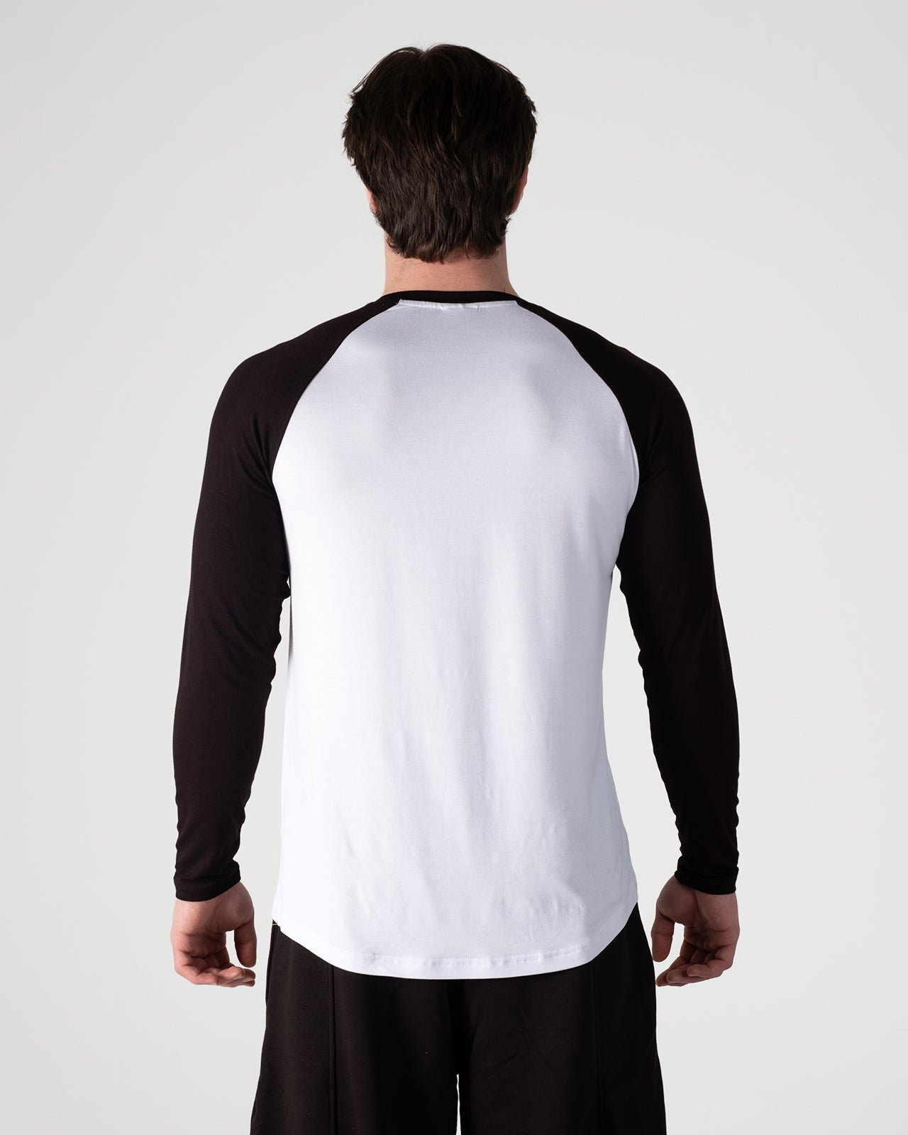 LONG SLEEVE RAGLAN T-SHIRT